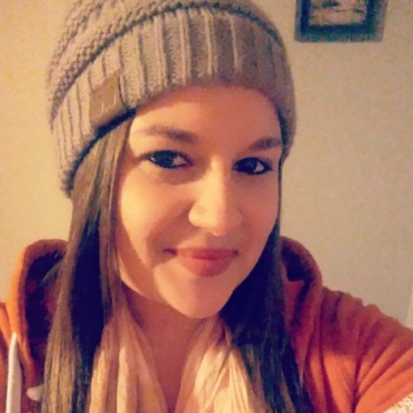 Meet your Posher, Trisha - Picture 1 of 1